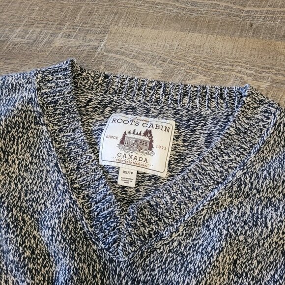 ROOTS | Cotton Cabin V Neck Long Sleeve Sweater | Sz. XS - Picture 2 of 5
